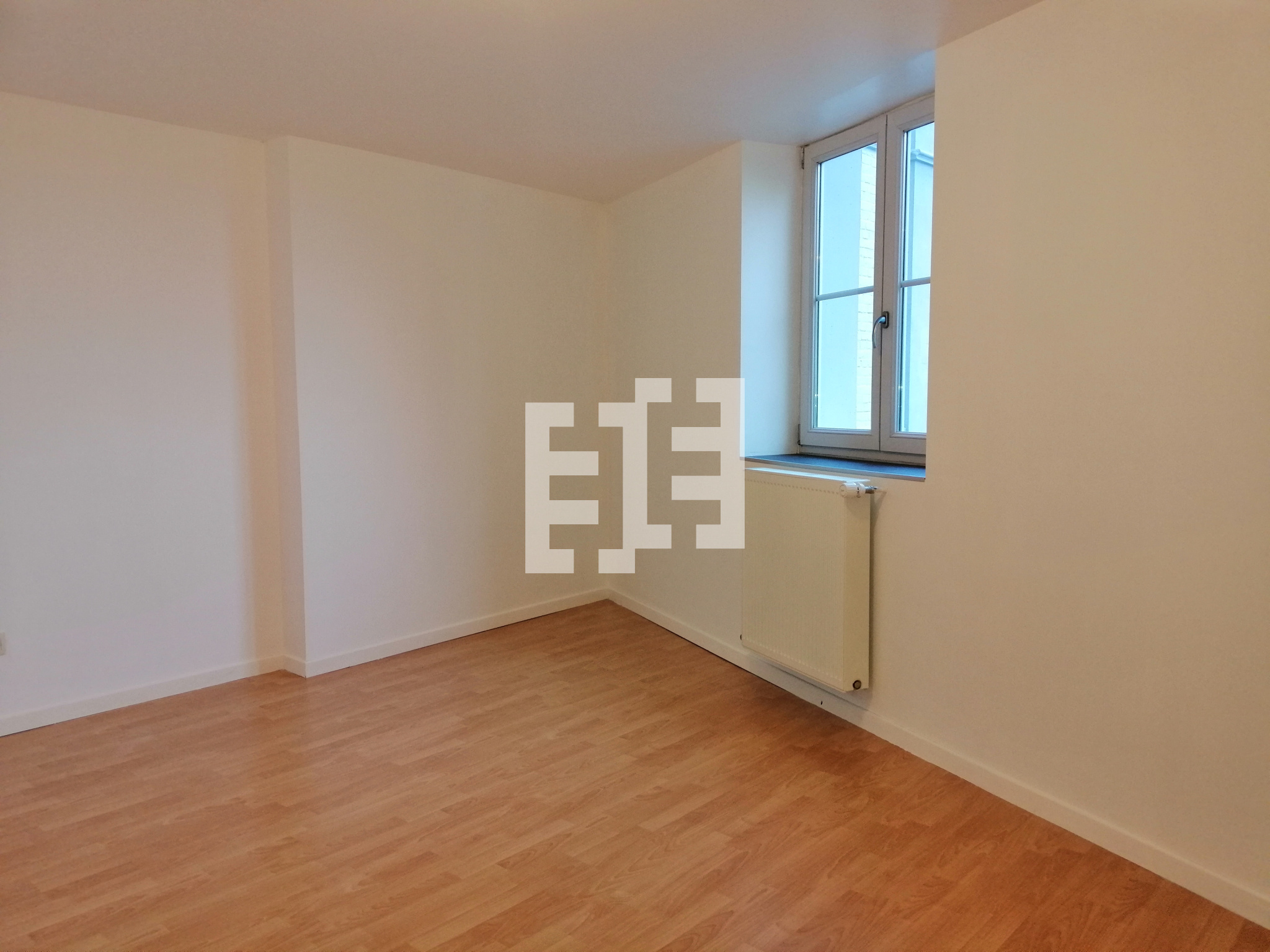 location Appartement - 4 pièce(s) - 120 m2